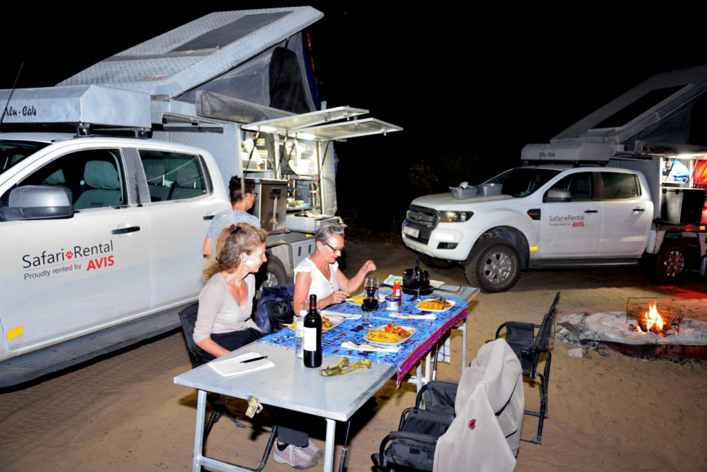 Abendessen ist bereit im Central Kalahari Game Reserve